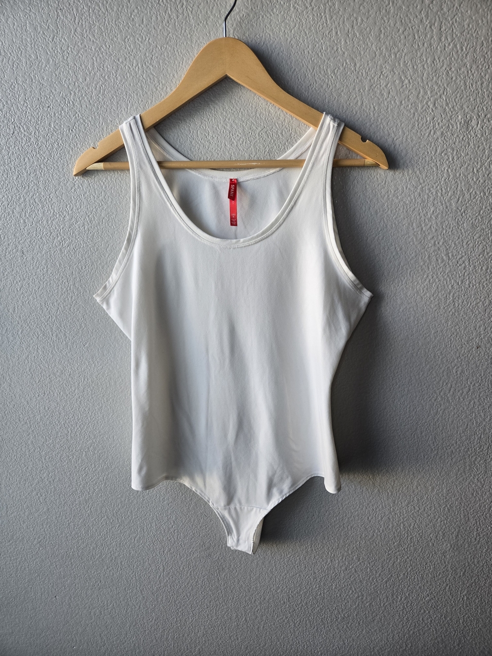 SPANX White Scoop Neck Bodysuit Size Large